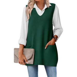 Zeagoo Women’s Sweater Vest 2026 Oversized Sleeveless V Neck Pullovers with Pocket Knitted Fall Outfits(Green)