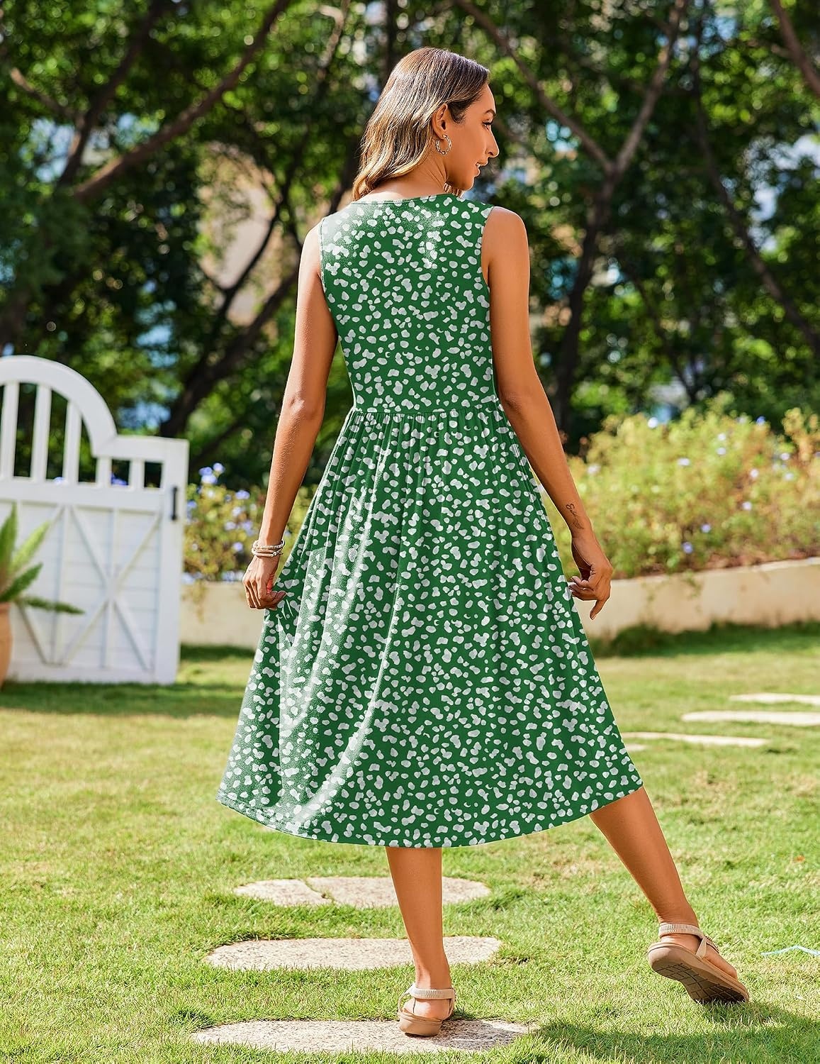 image:imageZeagoo Womens Summer Tank Midi Dress with Pockets Floral Sleeveless ALine Casual Loose TShirt Dresses Beach Sundress 2026Green Print