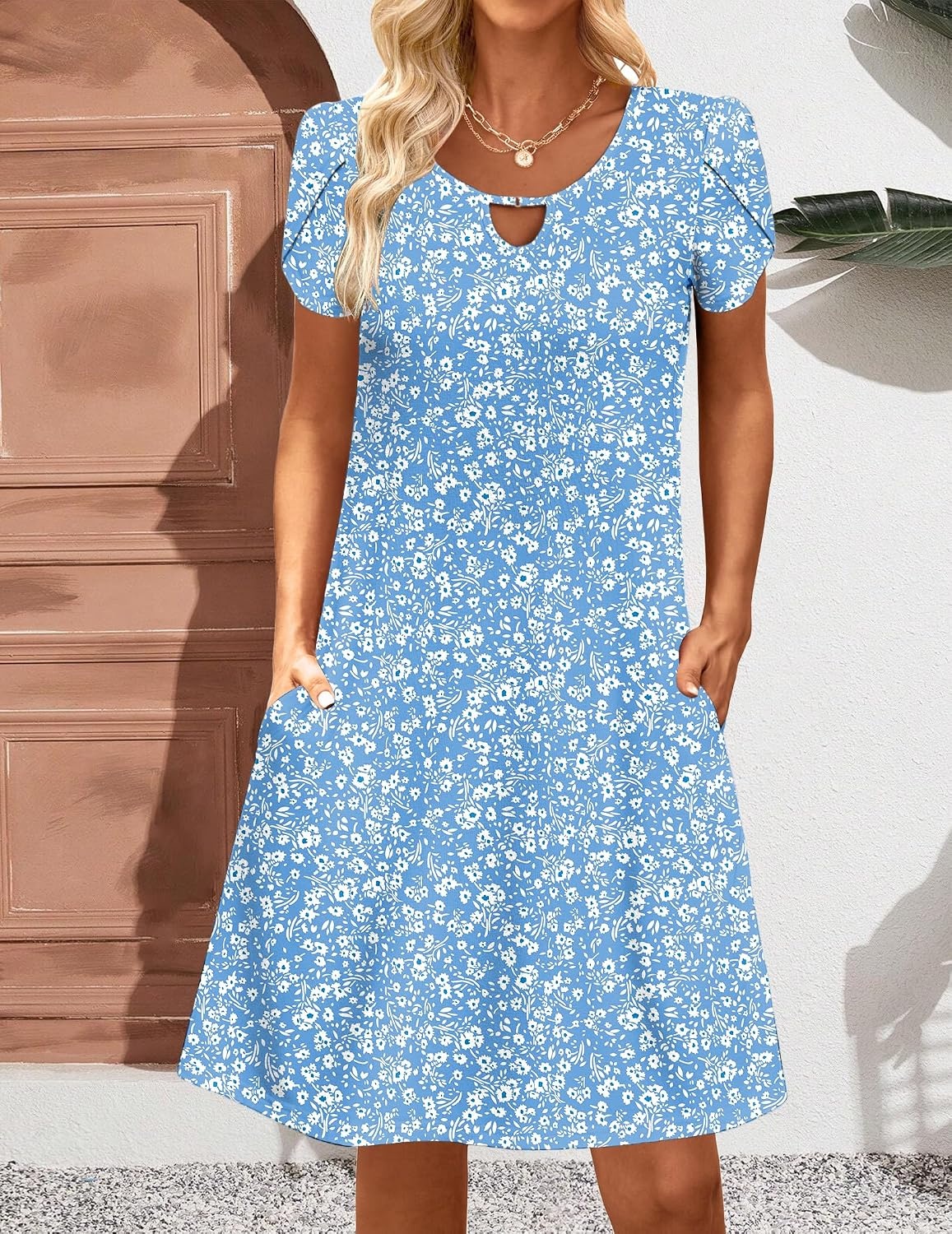 image:imageZeagoo Womens Casual ALine Dresses with Pockets Summer Floral Tshirt Dress Short Sleeve Mini Dress Flowy SundressesBlue White Floral
